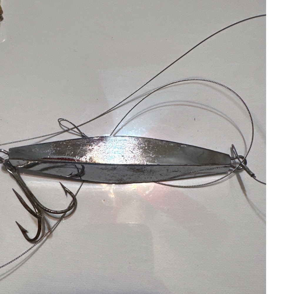 Diamond Jig Fishing Lure 5in Chrome Silver Good 6oz Treble Hook Wire